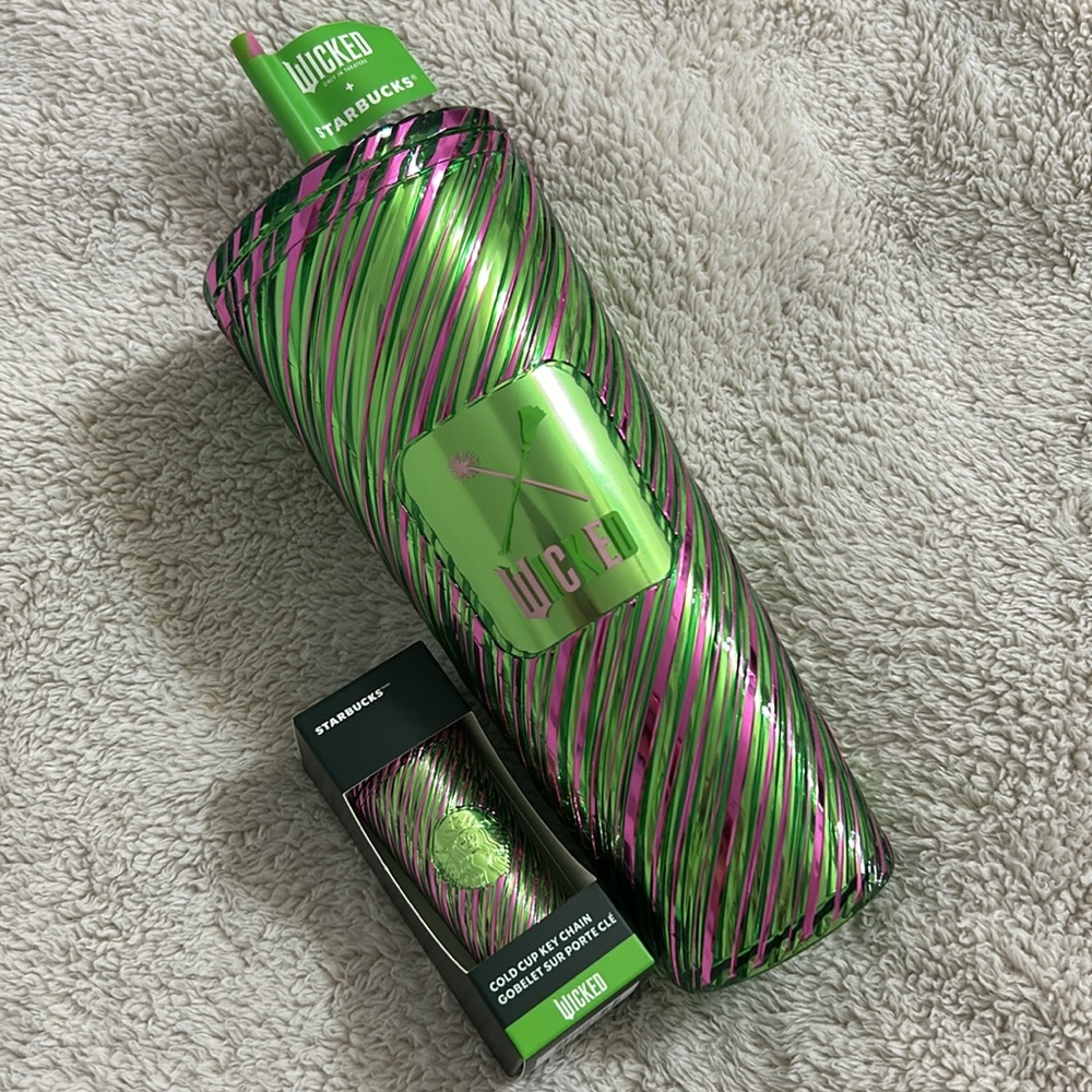 Wicked x Starbucks Pink & Green Swirl Cold Cup 24 & Keychain SET